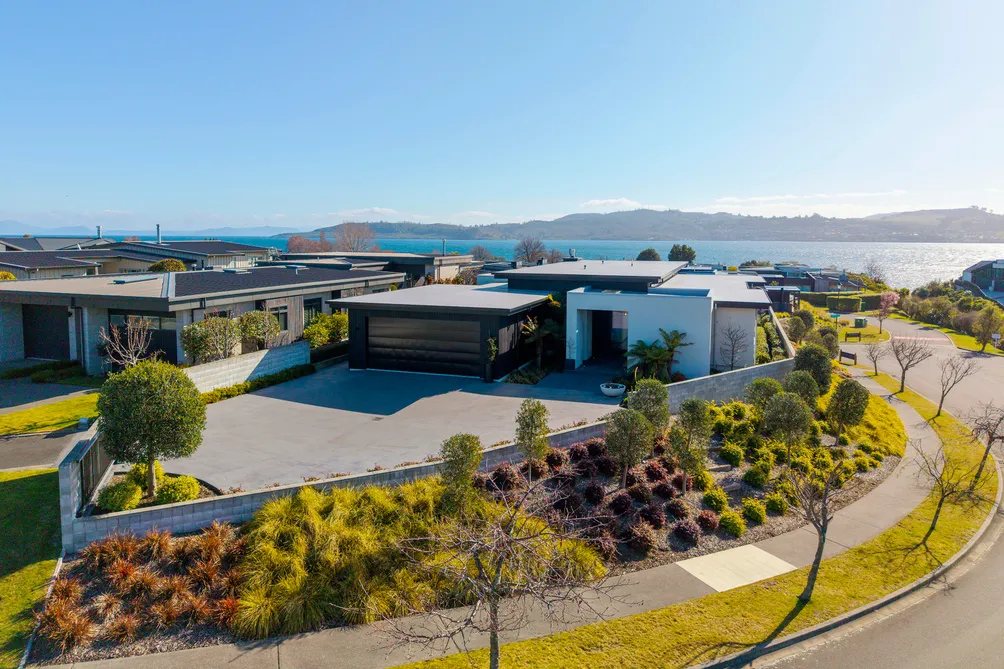 Lake Views. Architectural Luxury. Rainbow Point.
