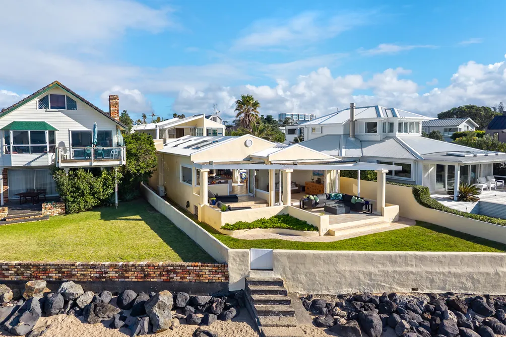 Absolute Beachfront - Milford Beach, Auckland