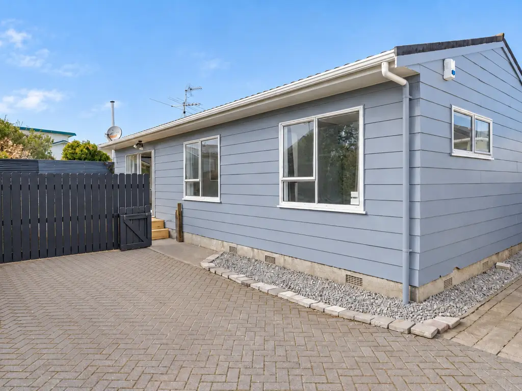 Front House_WEB