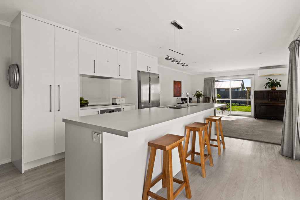 Contemporary Comfort in a Prime Location