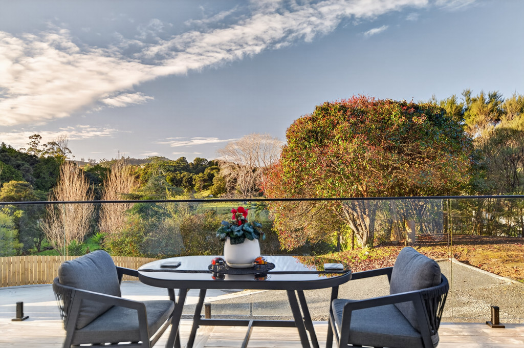Space, Sunshine and Style in Opua