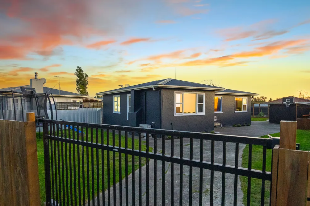 Private Four-Bedroom Home and Family Playground