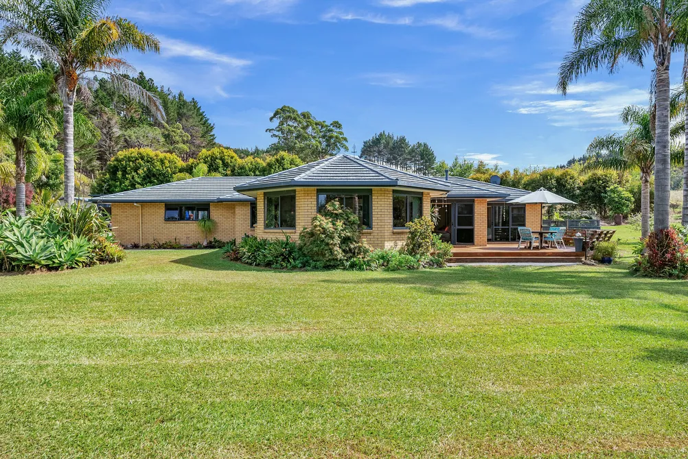 A Private Lifestyle Retreat, Minutes from the City