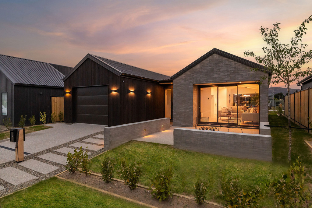 Contemporary Living at Wooing Tree