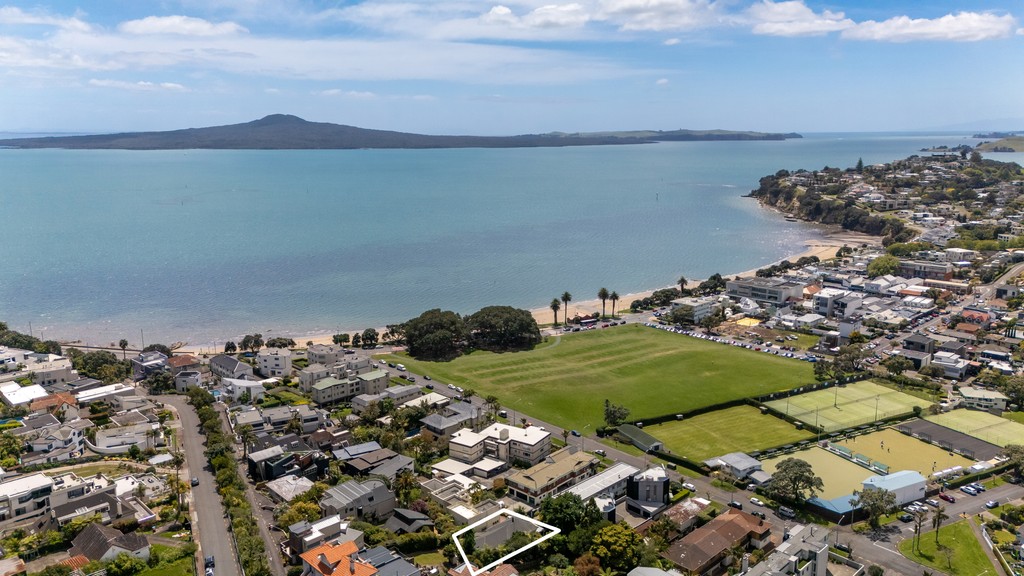 Secluded Family Sanctuary in Heart of St Heliers
