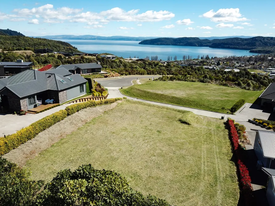 Elevated Kinloch Section with Water Views
