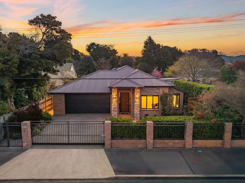 01 - Benzie Avenue (8) - Twilight