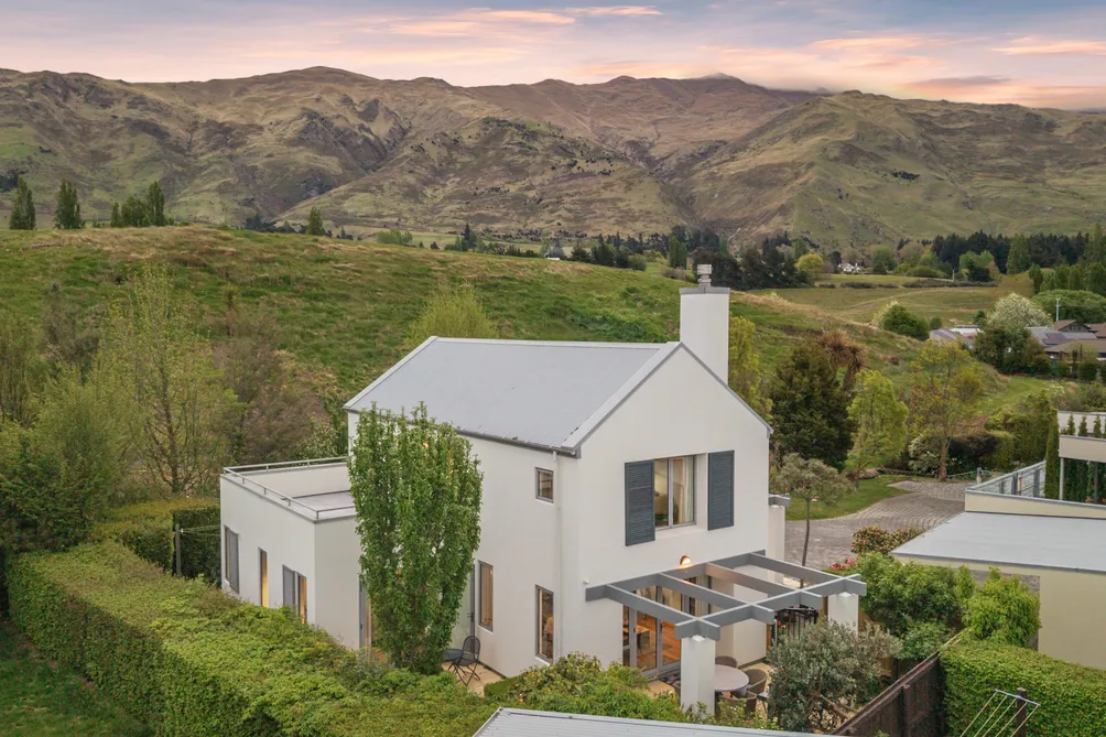 Easy Wanaka Living on a Freehold Title