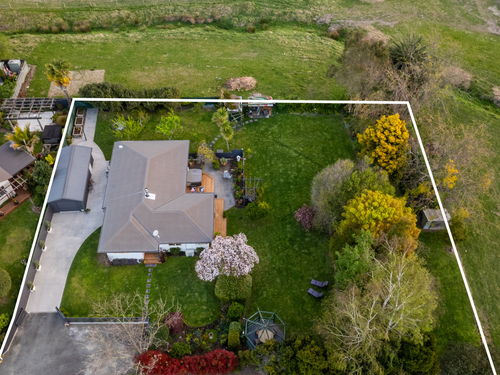Country Calm, Contemporary Comfort