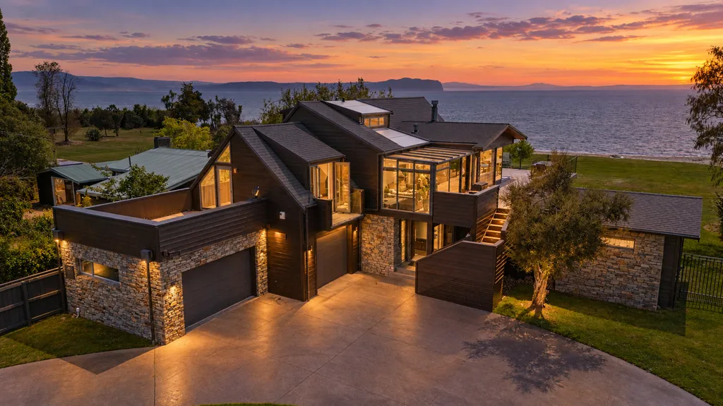 A Front-Row Seat to Lake Taupo