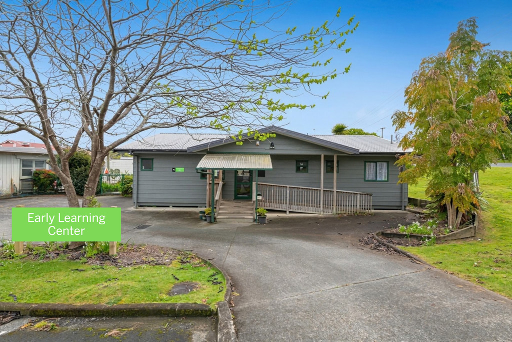Freehold corner site with long term lease