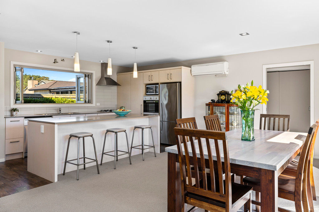 Immaculate, Spacious and Simply Ready to Enjoy