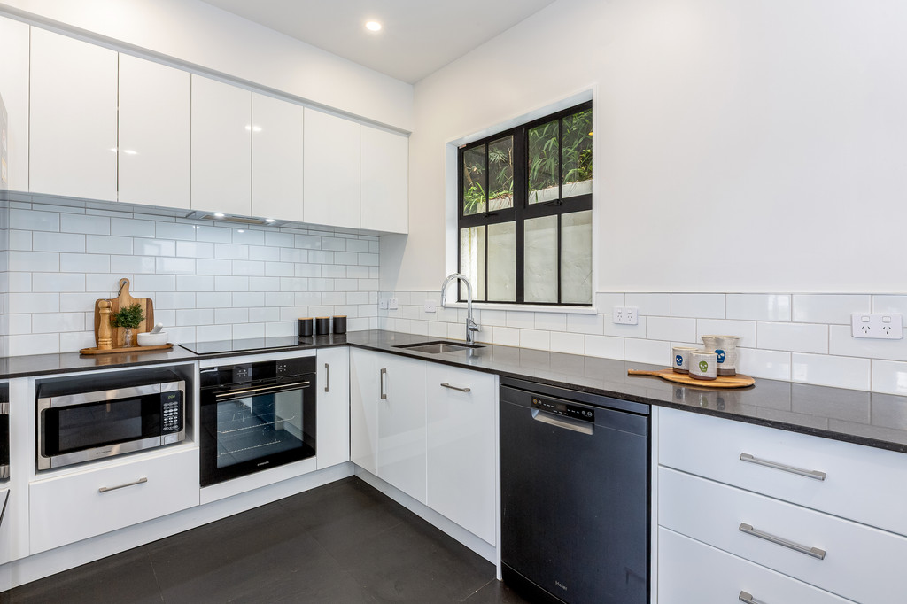 City Living on the Fringe