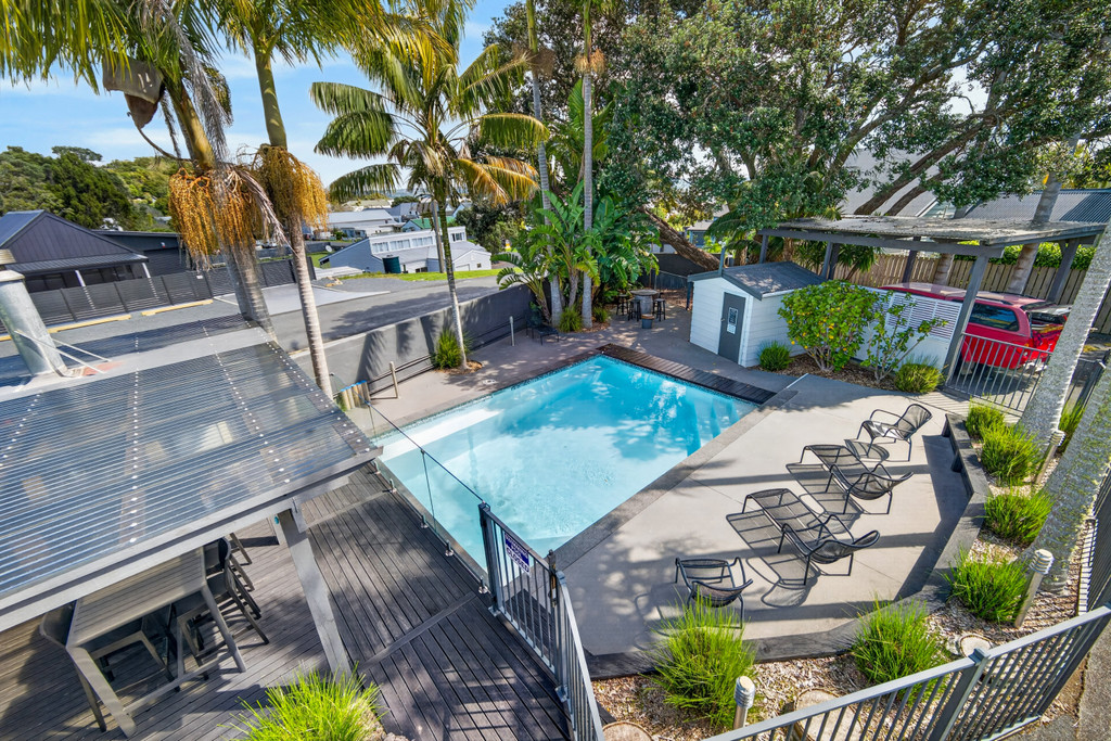 Apartment living in Russell