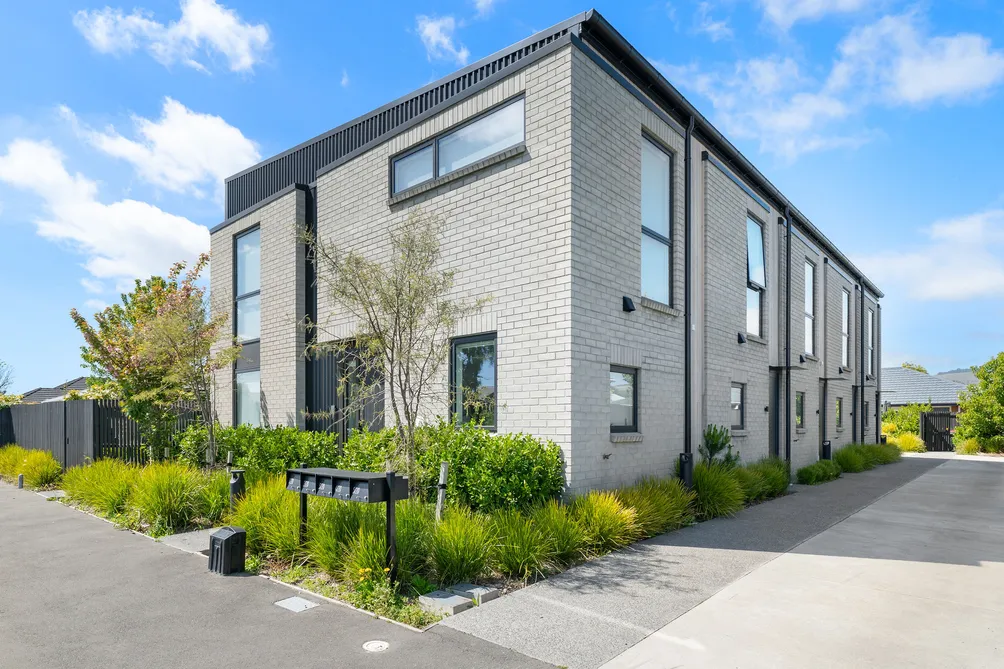 Astute Buyers meet Motivated Seller!