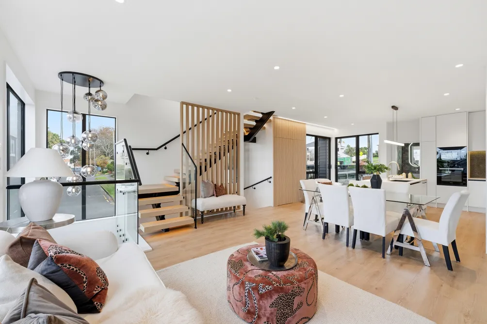Glamorous new home, lifestyle location